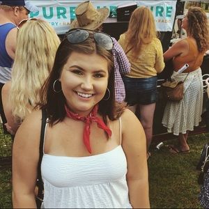 Meet your Posher, Rebekah